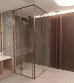 PHÒNG TẮM CỬA MỞ QUAY 1 CÁNH 1 FIX CÓ VÁCH BẢN LỀ CHỮ NHẬT KẸP HÔNG