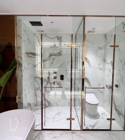 PHÒNG TẮM KHUNG INOX CHỮ T CỬA MỞ QUAY 2 CÁNH 1 VÁCH BẢN LỀ CHỮ NHẬT KẸP HÔNG