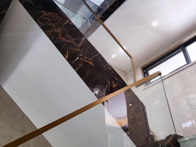 Cầu thang kính âm sàn